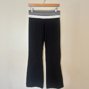Lululemon Groove Pants – Black with Grey Striped Waistband